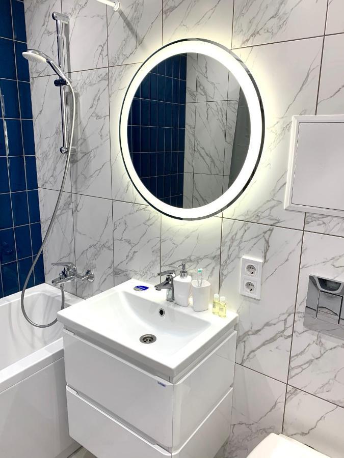 Navy City Center Apartment Двокімнатні Апартаменти В Центрі Міста Poltava Exterior foto
